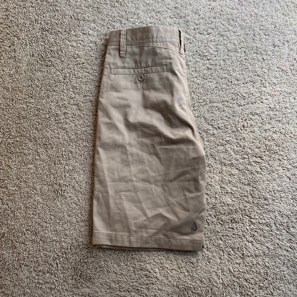 Volcom khaki shorts - Picture 3 of 3